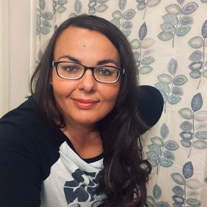 Meet your Posher, Lisa